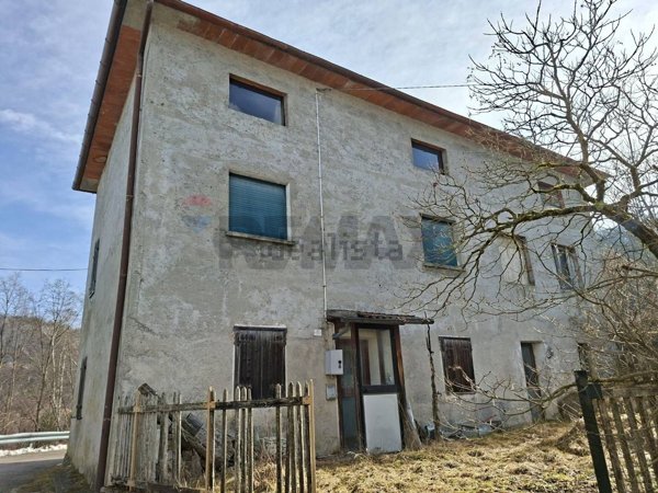 casa indipendente in vendita a Belluno in zona Sala