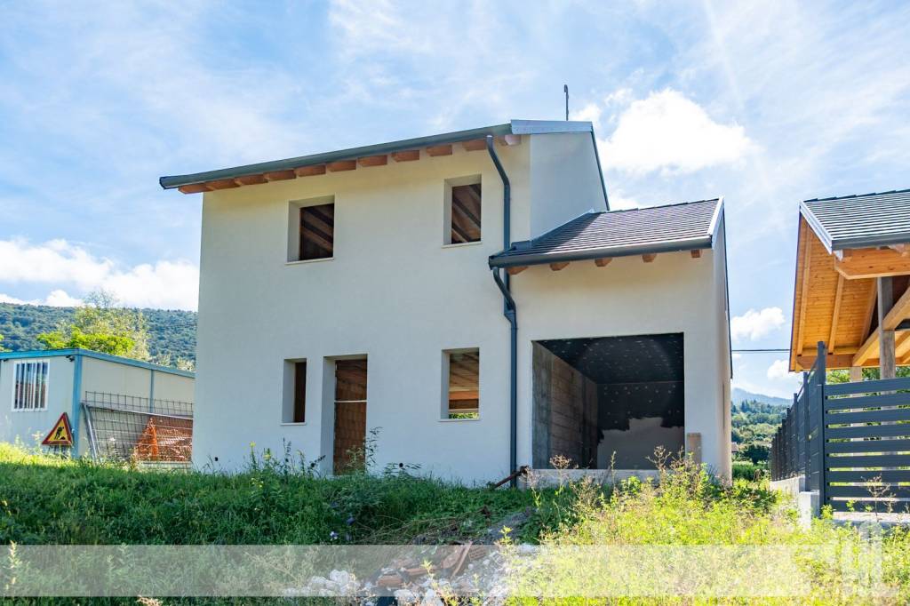 casa indipendente in vendita a Belluno in zona Castion
