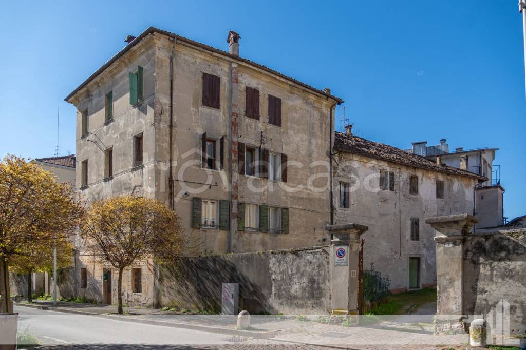 appartamento in vendita a Belluno in zona Centro Storico