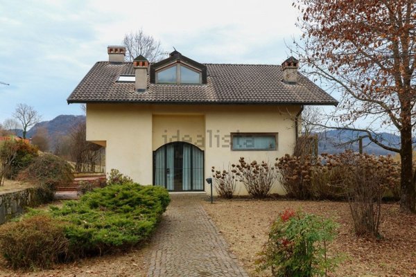 casa indipendente in vendita a Belluno in zona Cirvoi