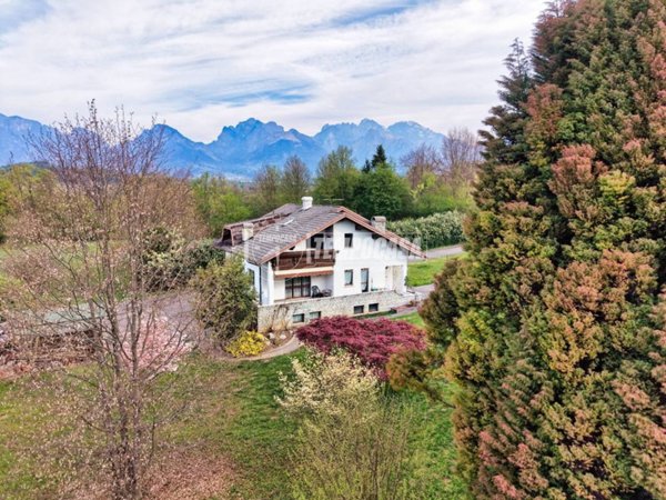 casa indipendente in vendita a Belluno in zona Bes