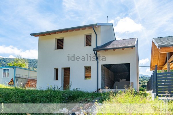 casa indipendente in vendita a Belluno in zona Faverga