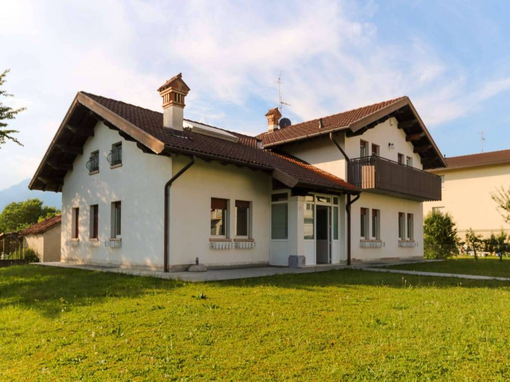 casa indipendente in vendita a Belluno in zona Caleipo