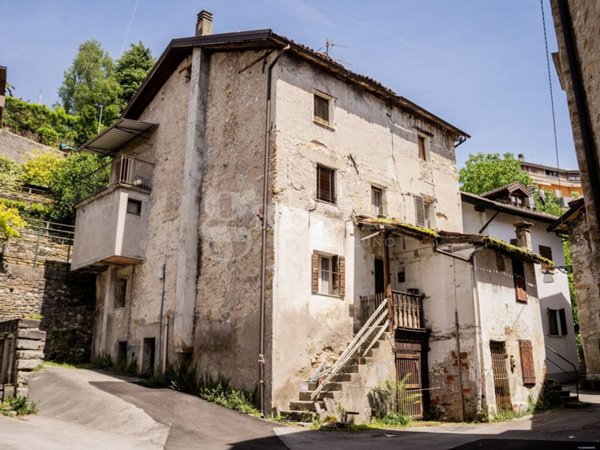 casa indipendente in vendita a Belluno in zona Borgo Prà