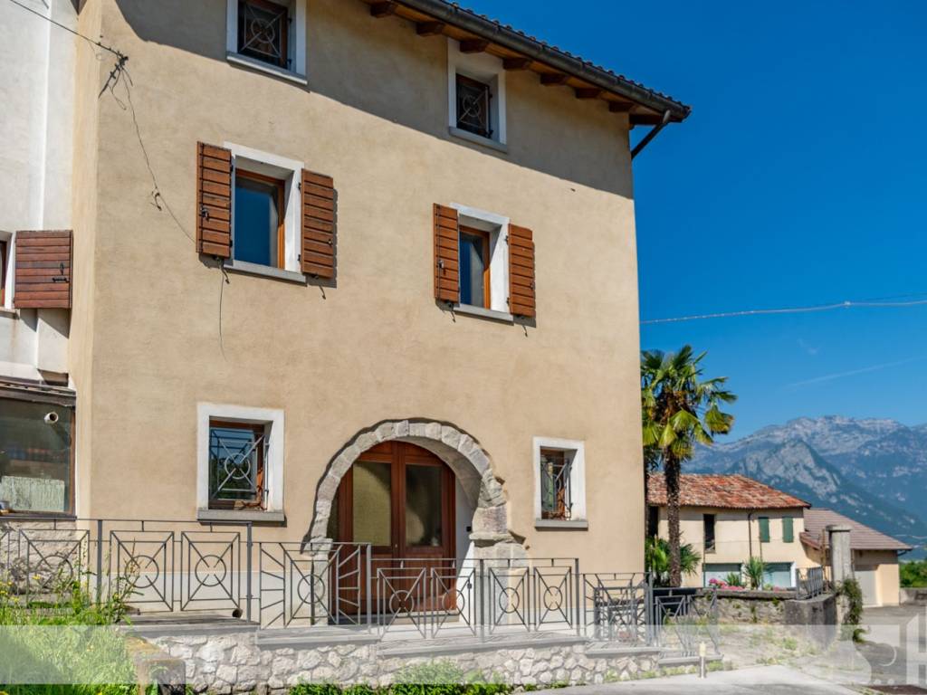 casa indipendente in vendita a Belluno in zona Orzes