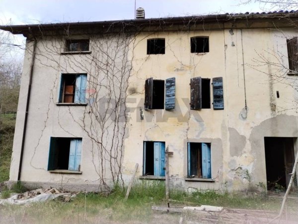 rudere in vendita a Belluno in zona Orzes