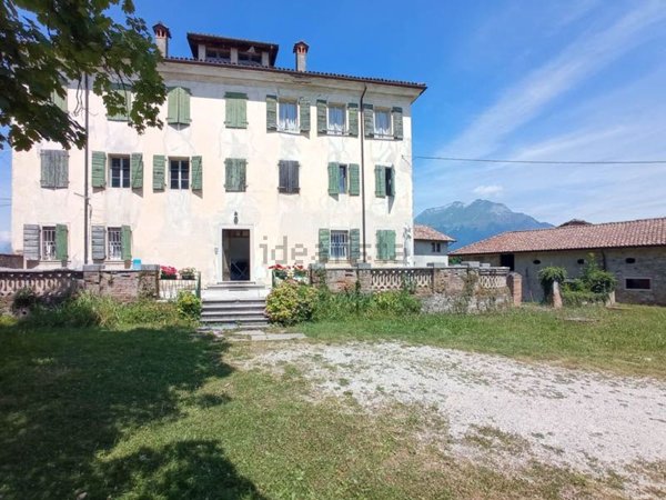 casa indipendente in vendita a Belluno in zona Montegrappa