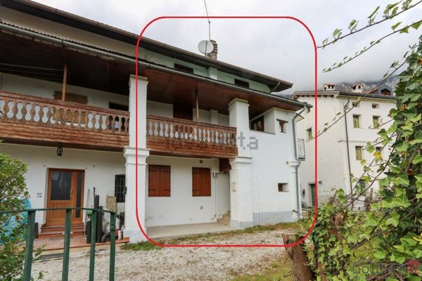 casa indipendente in vendita a Belluno in zona Fiammoi