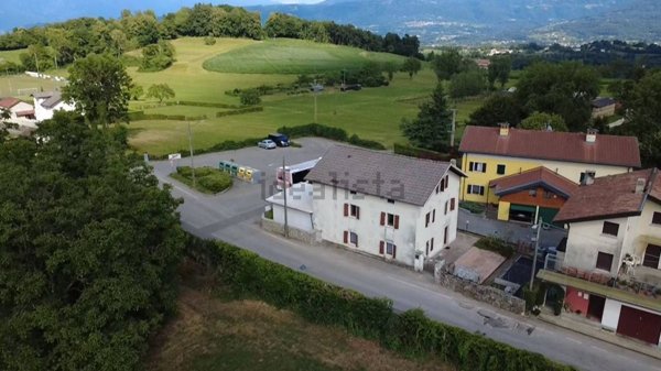 casa indipendente in vendita a Belluno in zona Bes