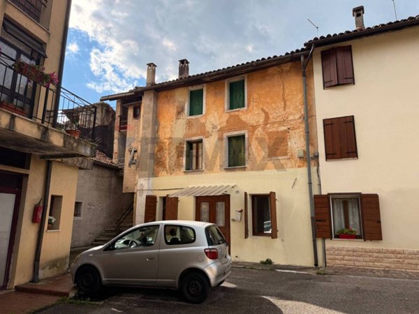 appartamento in vendita a Belluno in zona Fiammoi