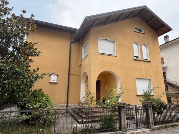 casa indipendente in vendita a Belluno in zona Baldenich