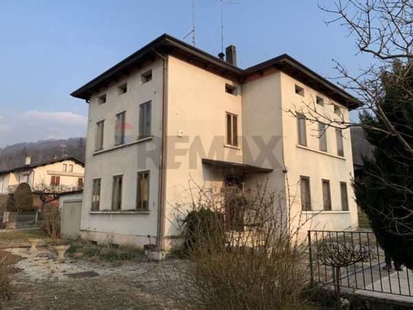 casa indipendente in vendita a Belluno in zona Levego