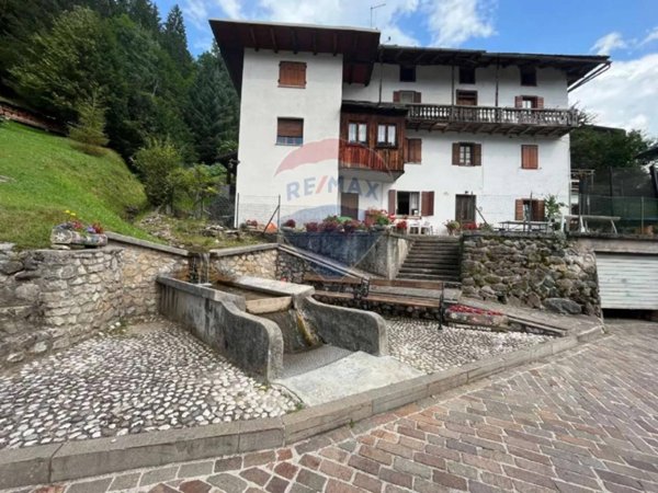 casa indipendente in vendita a Calalzo di Cadore in zona Rizzios
