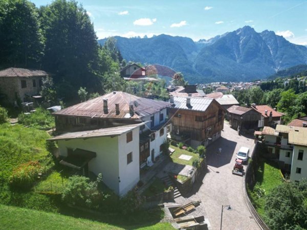 casa indipendente in vendita a Calalzo di Cadore in zona Rizzios