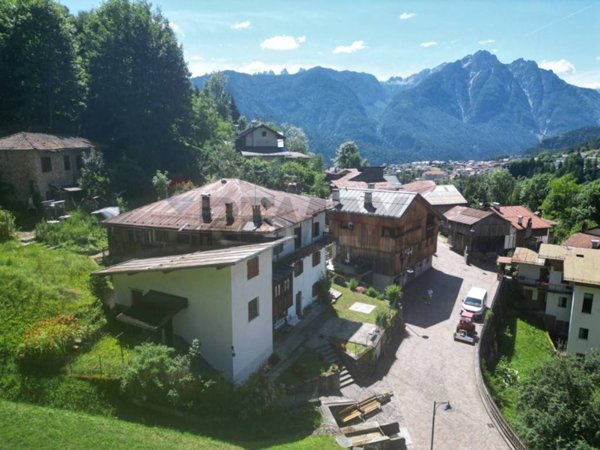 casa indipendente in vendita a Calalzo di Cadore in zona Rizzios