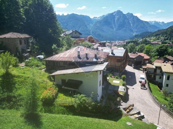 casa indipendente in vendita a Calalzo di Cadore in zona Rizzios