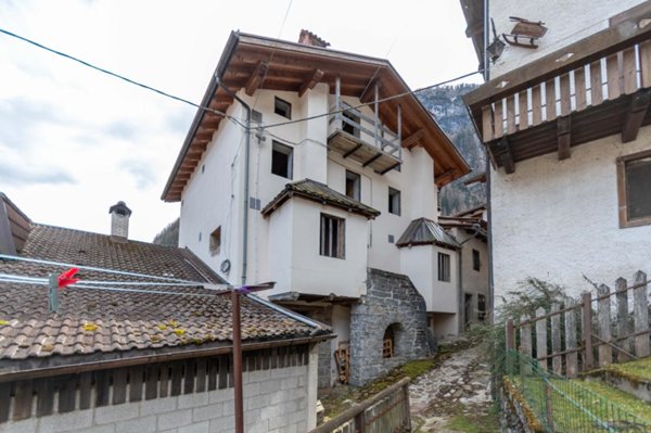 casa indipendente in vendita a Cencenighe Agordino in zona Pradimezzo