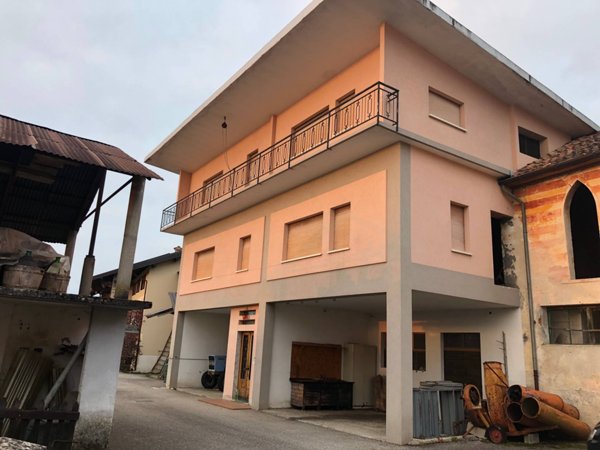 casa indipendente in vendita a Cesiomaggiore in zona Soranzen