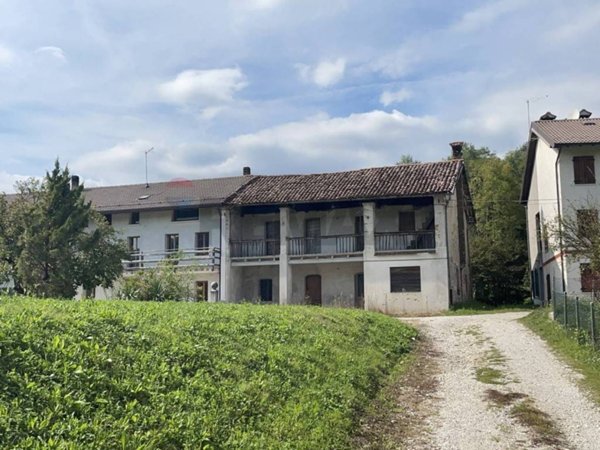 casa indipendente in vendita a Cesiomaggiore in zona Pez