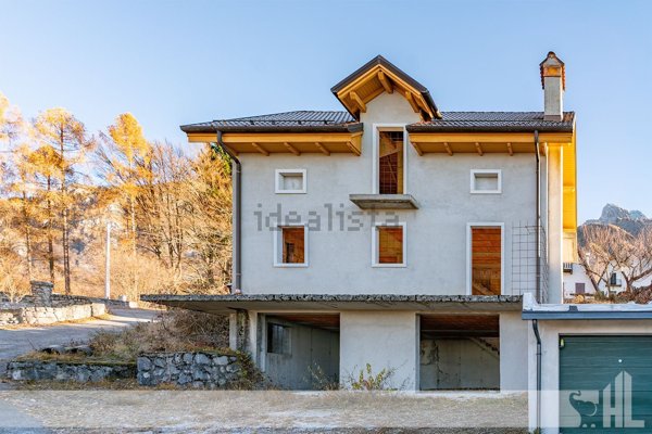 casa indipendente in vendita a Chies d'Alpago in zona Irrighe