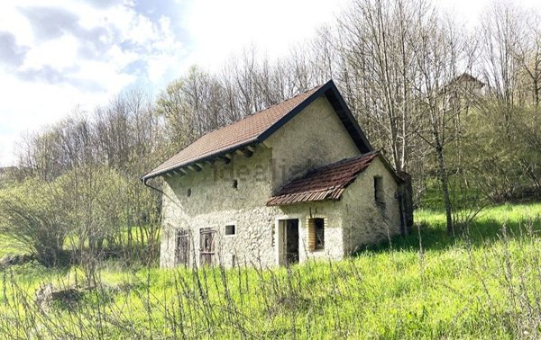 casa indipendente in vendita a Chies d'Alpago in zona Funes