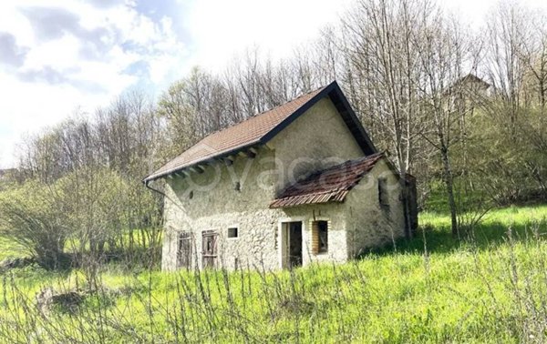 casa indipendente in vendita a Chies d'Alpago in zona Funes