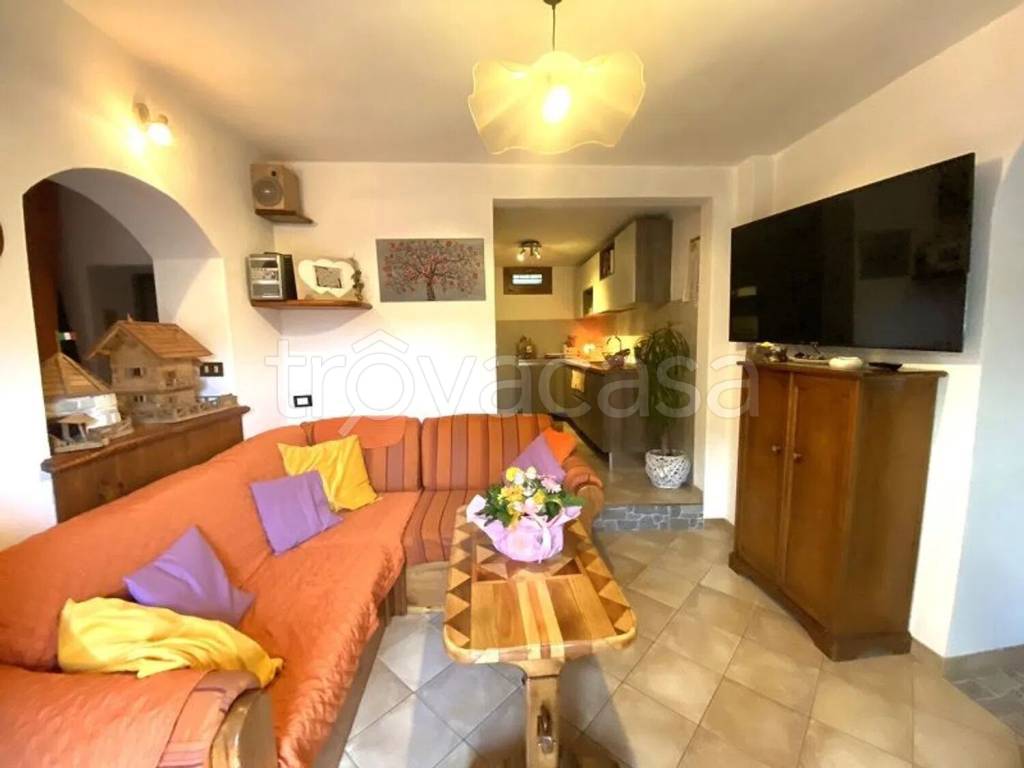 casa indipendente in vendita a Chies d'Alpago in zona Funes