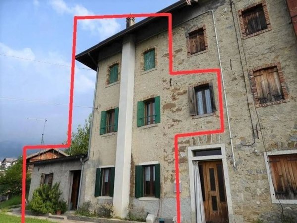 casa indipendente in vendita a Chies d'Alpago in zona Lamosano