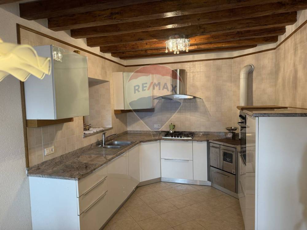 casa indipendente in vendita a Chies d'Alpago