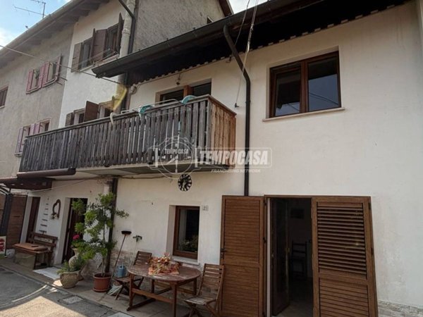 appartamento in vendita a Chies d'Alpago in zona Funes