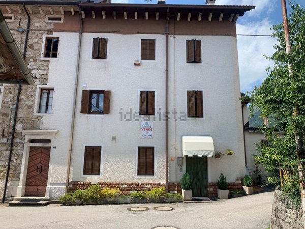 casa indipendente in vendita a Chies d'Alpago in zona Irrighe