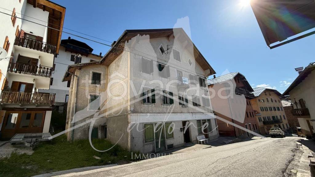 casa indipendente in vendita a Comelico Superiore in zona Casamazzagno