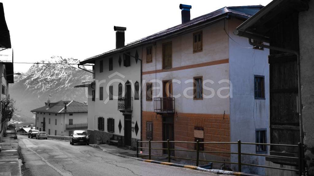 appartamento in vendita a Comelico Superiore in zona Casamazzagno