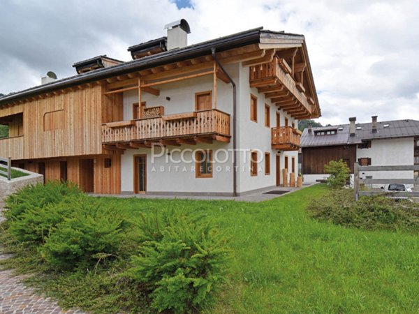 casa indipendente in vendita a Cortina d'Ampezzo in zona Pecol