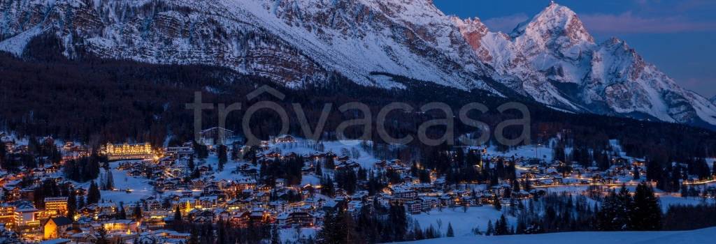 locale di sgombero in vendita a Cortina d'Ampezzo in zona Pocol