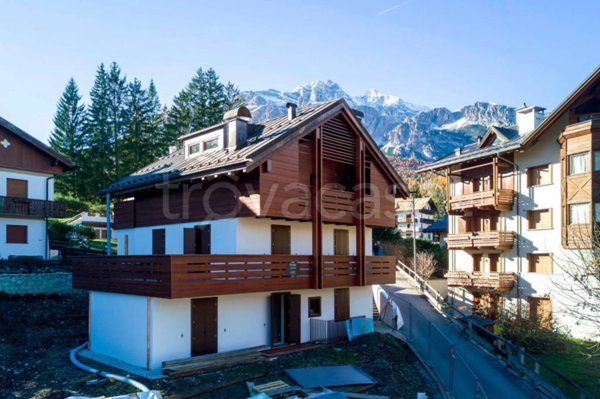 casa indipendente in vendita a Cortina d'Ampezzo