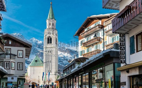 appartamento in vendita a Cortina d'Ampezzo in zona Crìgnes