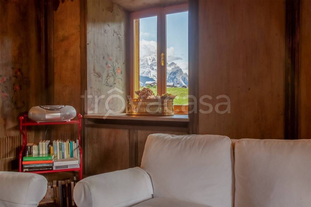 appartamento in vendita a Cortina d'Ampezzo in zona Manaìgo