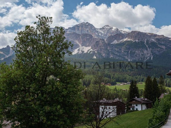 appartamento in vendita a Cortina d'Ampezzo in zona Verocai