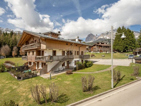 appartamento in vendita a Cortina d'Ampezzo in zona Zuél