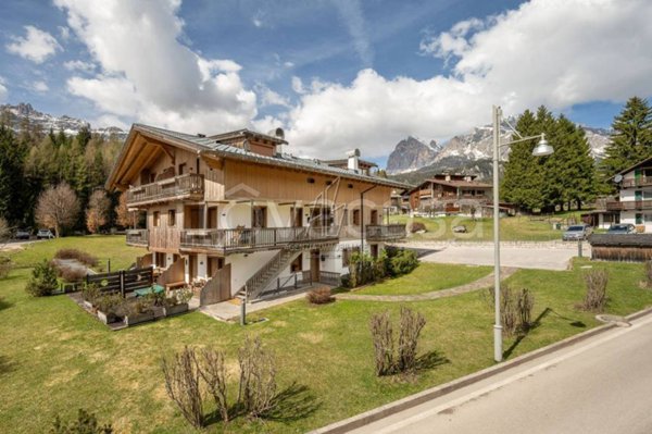 appartamento in vendita a Cortina d'Ampezzo in zona Zuél