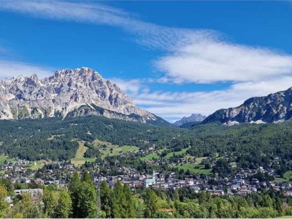 appartamento in vendita a Cortina d'Ampezzo in zona Cianderìes