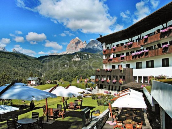 multiproprieta in vendita a Cortina d'Ampezzo in zona Crìgnes