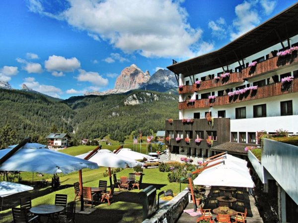 multiproprieta in vendita a Cortina d'Ampezzo in zona Crìgnes