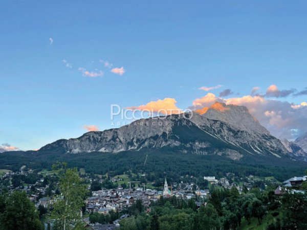 appartamento in vendita a Cortina d'Ampezzo in zona Rònco