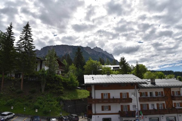 appartamento in vendita a Cortina d'Ampezzo in zona Crìgnes