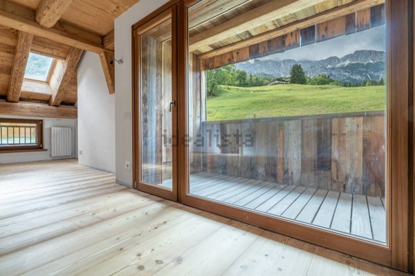 appartamento in vendita a Cortina d'Ampezzo in zona Gilardon