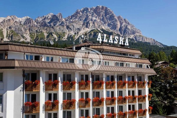 multiproprieta in vendita a Cortina d'Ampezzo in zona Crìgnes