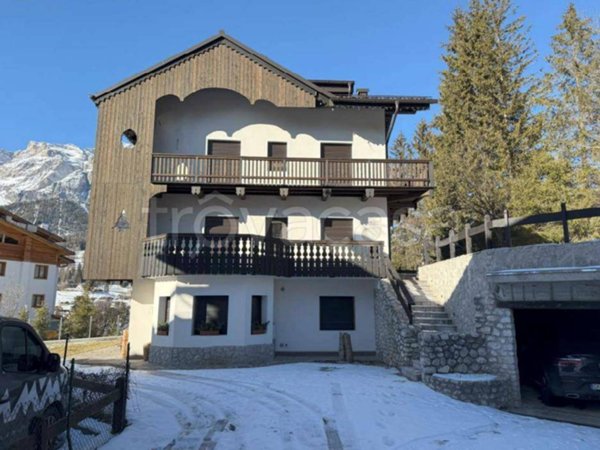 appartamento in vendita a Cortina d'Ampezzo in zona Cianderìes