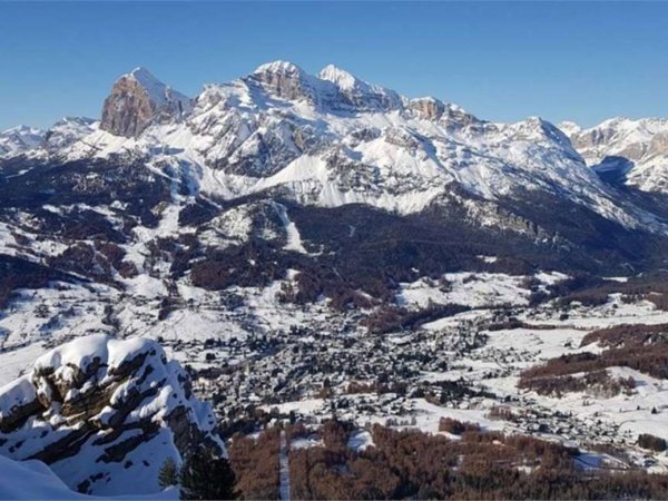 box auto in vendita a Cortina d'Ampezzo in zona Crìgnes